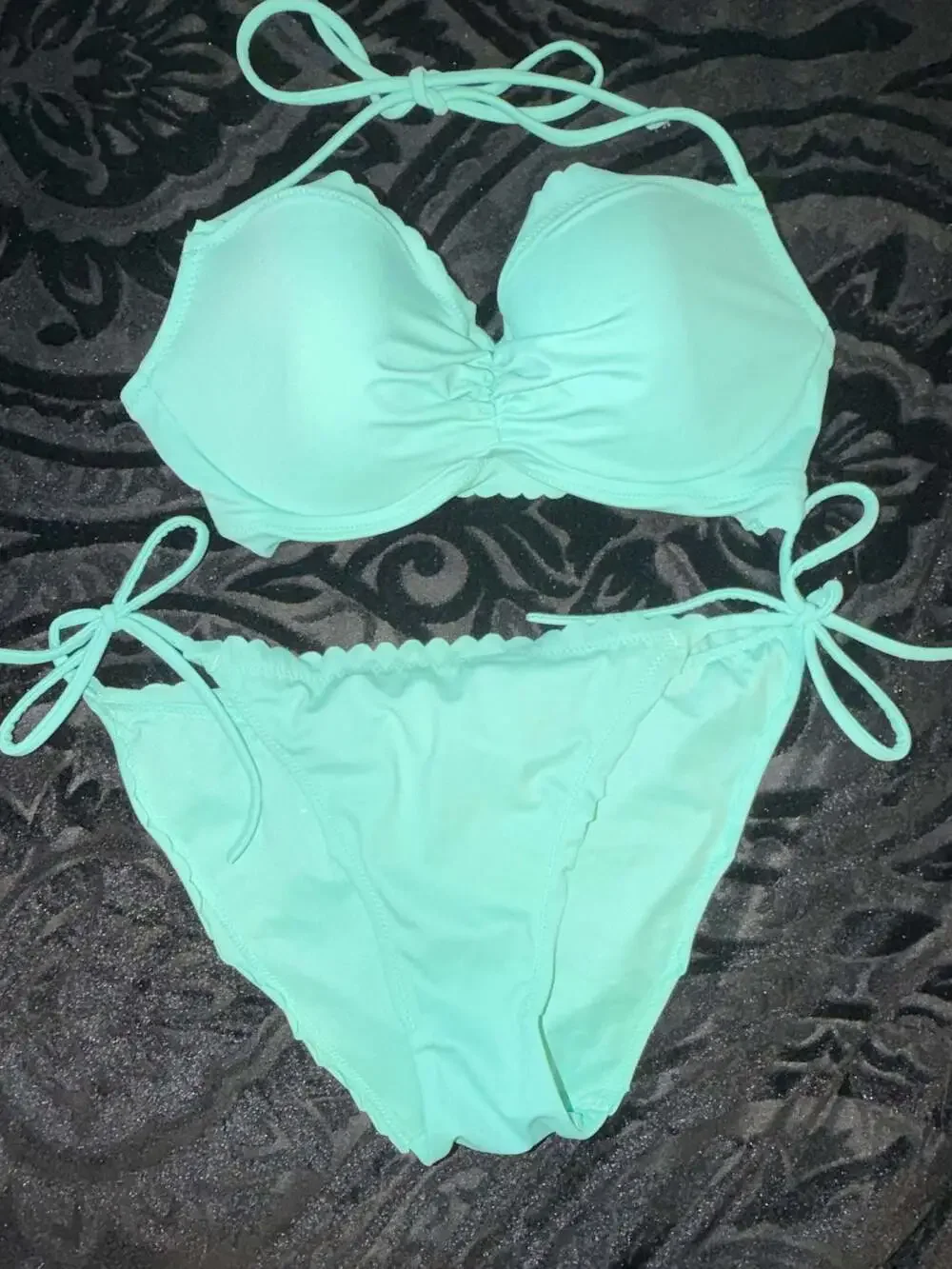 Victoria's Secret Mint Green Scalloped Halter underwire Bikini Set 32C / S